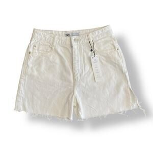 Zara NWT White Distressed Shorts Womens Size 6 Casual, Minimalist, Summer